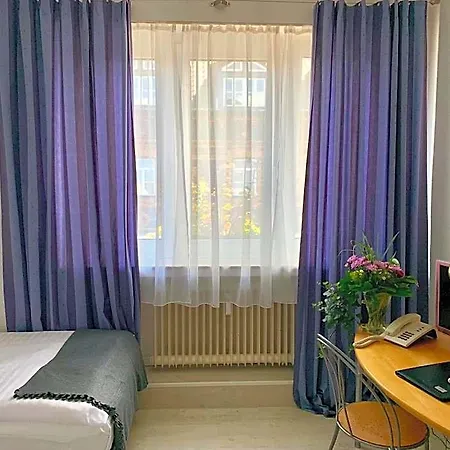 Art 3*